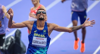 Atletismo leva mais 2 ouros com Petrúcio Ferreira e Ricardo Mendonça